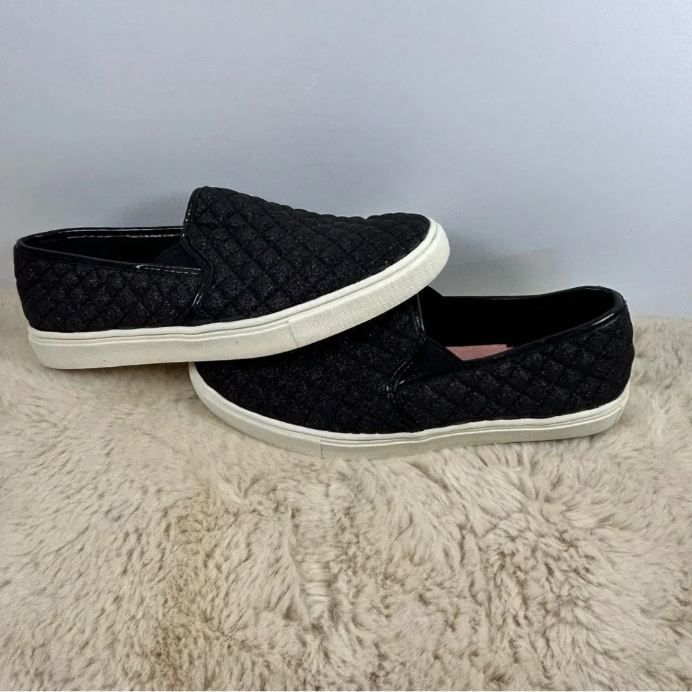 Wonder Nation Black‎ Quilted Glittering Sneakers